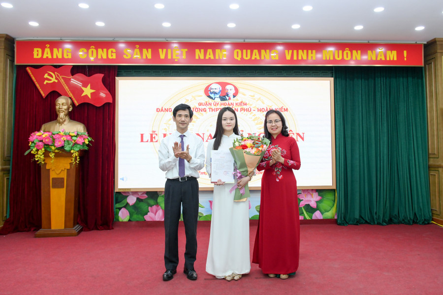 ket-nap-dang-vien-moi-3816.jpg