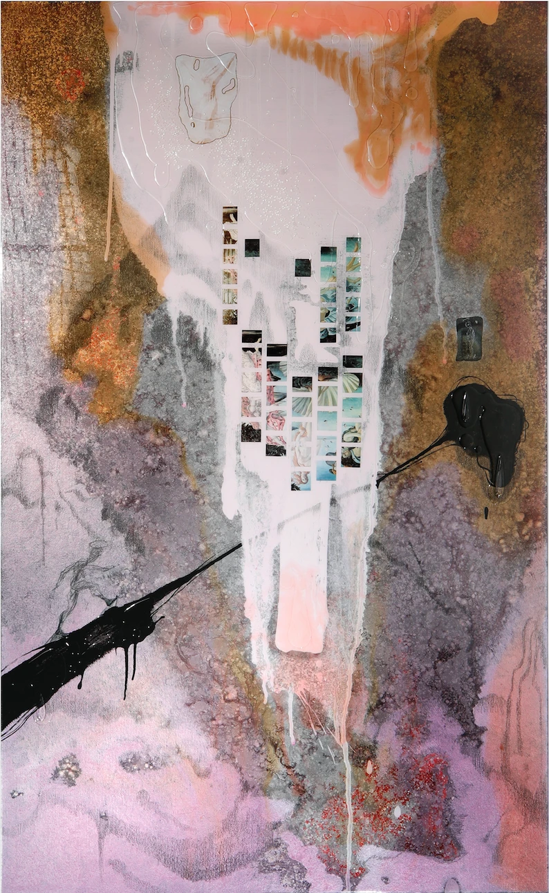 Nguyễn Sơn, “Bản ngã #3, Mạc khải” (2022), acrylic, epoxy, vải toan trên bảng gỗ. 175 x 108 cm