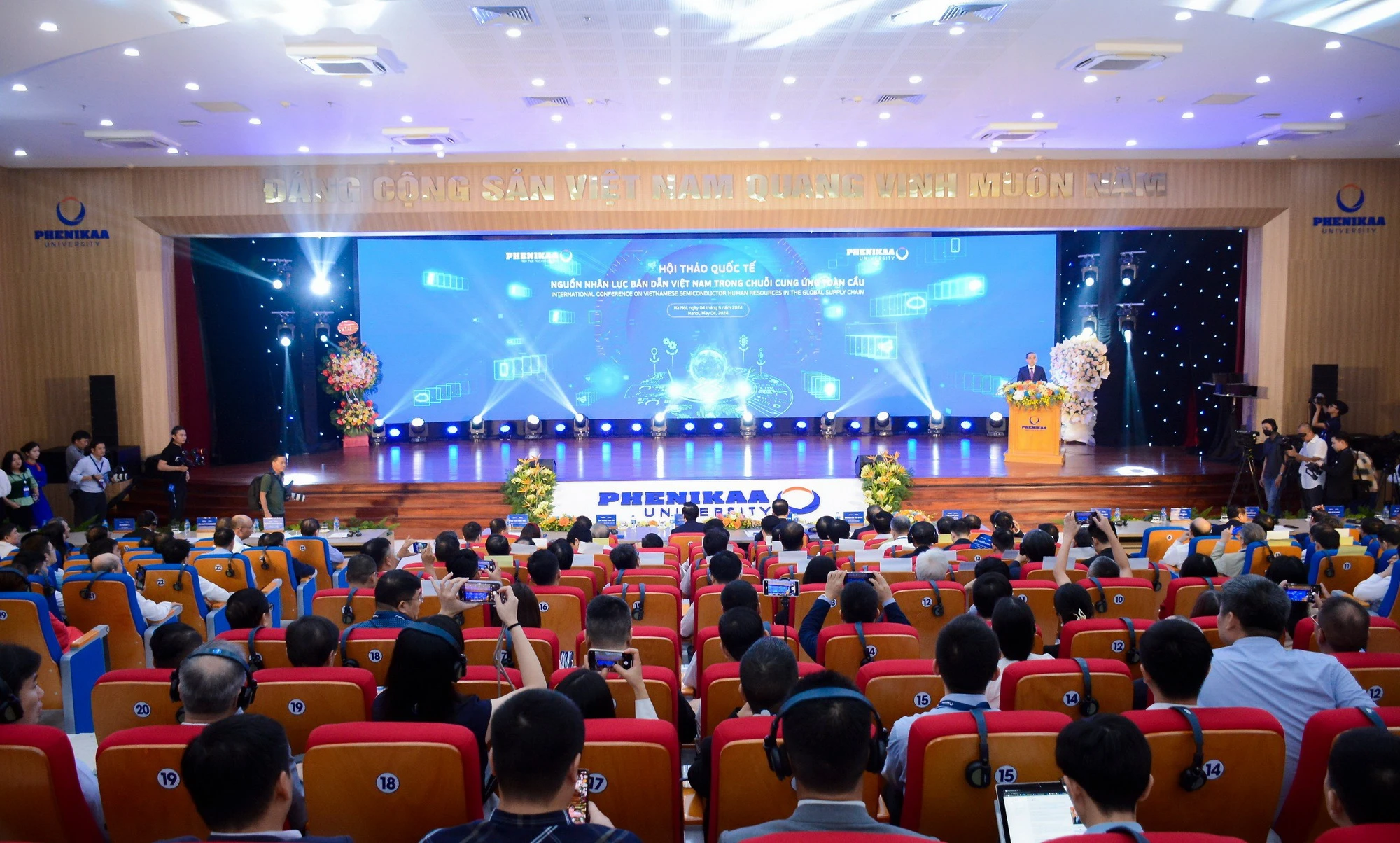Toàn cảnh hội thảo. Toàn cảnh hội thảo.