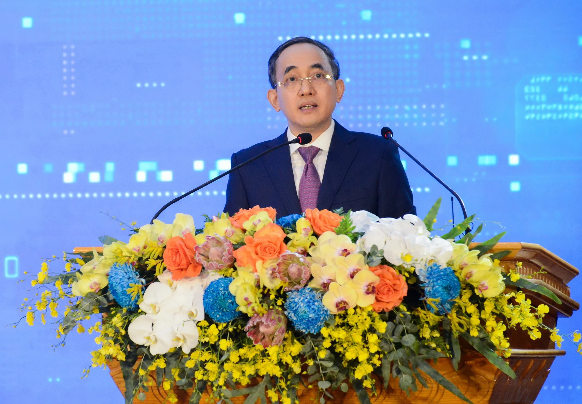 PGS.TS Hồ Xuân Năng - Chủ tịch Tập đoàn Phenikaa phát biểu tại hội thảo. PGS.TS Hồ Xuân Năng - Chủ tịch Tập đoàn Phenikaa phát biểu tại hội thảo.