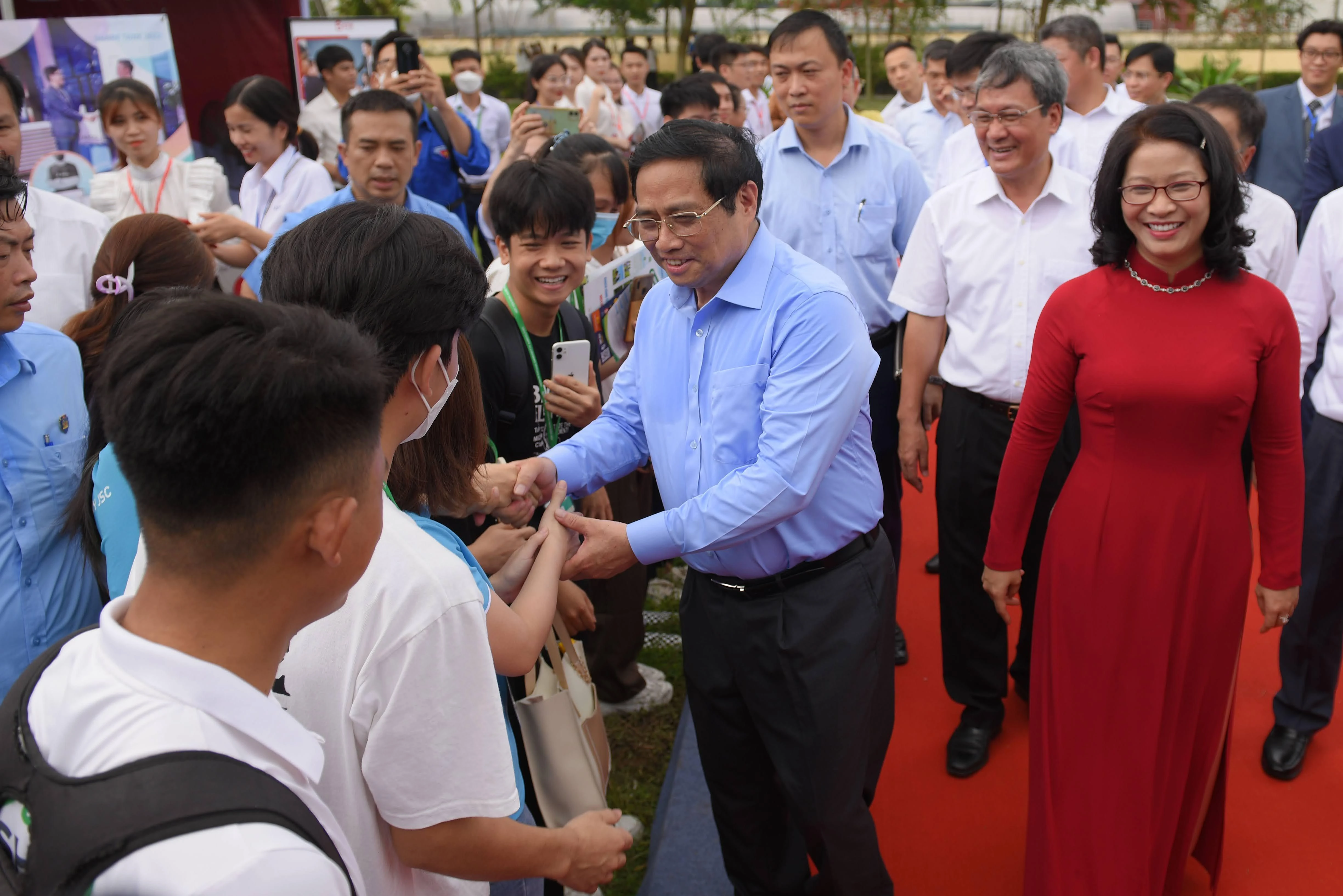 Thủ tướng Chính phủ nhấn mạnh Ngày hội việc làm phải là cầu nối tạo việc làm cho MM888 Việt Nam Tải App. Thủ tướng Chính phủ nhấn mạnh Ngày hội việc làm phải là cầu nối tạo việc làm cho MM888 Việt Nam Tải App.