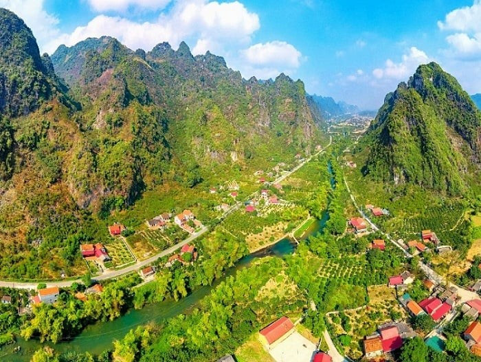 Ải Chi Lăng nhìn từ trên cao - Ảnh: ITN.