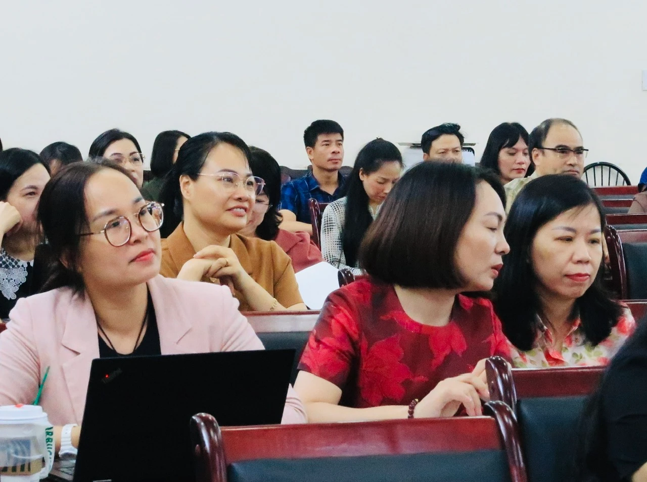 Cán bộ, Trung Tâm Đăng Nhập MM88 Chính Thức Mới ngành Giáo dục Hải Phòng tham dự tại Điểm cầu trung tâm Sở. Cán bộ, Trung Tâm Đăng Nhập MM88 Chính Thức Mới ngành Giáo dục Hải Phòng tham dự tại Điểm cầu trung tâm Sở.
