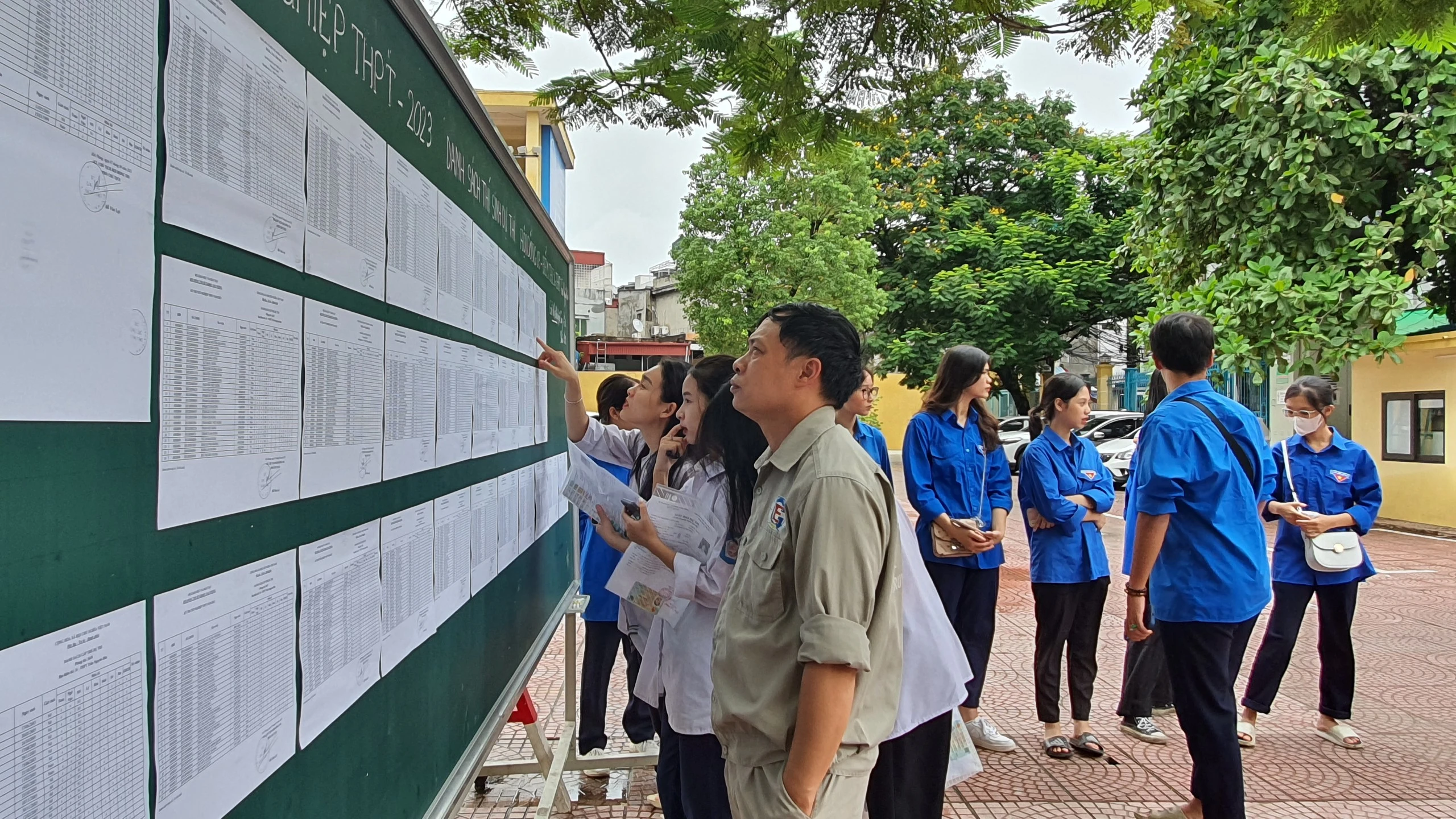 Hải Phòng nắng rực trong ngày thi đầu tiên. Hải Phòng nắng rực trong ngày thi đầu tiên.