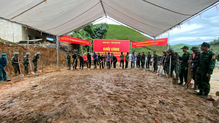 Theo Thiếu tướng Nguyễn Hồng Thái, đây không chỉ là những ngôi nhà mới mà còn là niềm tin, sự sẻ chia và trách nhiệm của “Bộ đội Cụ Hồ” đối với nhân dân. khoi-cong-nha.jpg