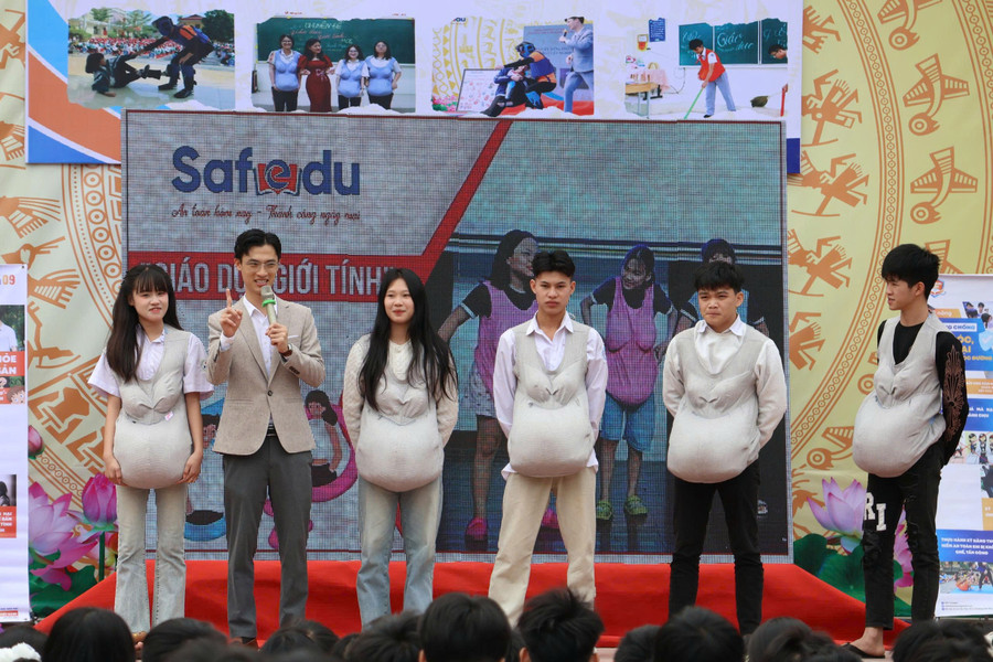 bao-luc-hoc-duong-1.jpg