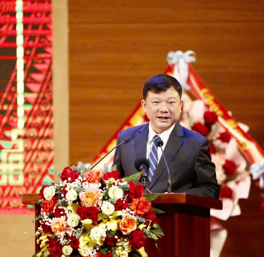 PGS.TS Hoàng Văn Hùng, Giám đốc MM888 bảo mật tuyệt đối Thái Nguyên phát biểu tại buổi lễ. dai-hoc-thai-nguyen-5.jpg