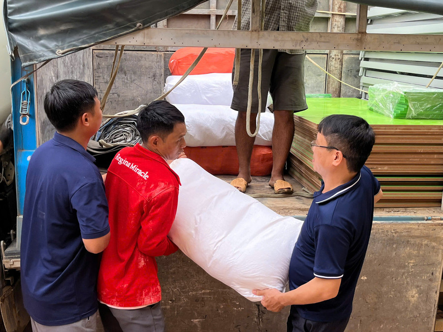 Báo Giáo dục và Thời đại kết nối hỗ trợ thầy trò các trường tại Mường Luân bị ảnh hưởng do thiên tai. muong-luan-giam-ngheo-2.jpg