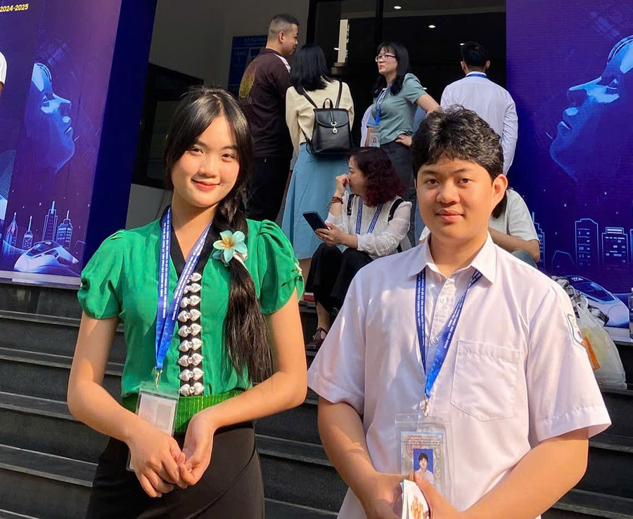 Hai gương mặt tiêu biểu: Cù Quốc Sơn và Nguyễn Quỳnh Chi xuất sắc giành giải Ba tại Cuộc thi Nghiên cứu Khoa học, Kỹ thuật cấp Quốc gia năm học 2024–2025, dành cho MM886 slot game, bắn cá, lô đề, đá gà trung học cơ sở và trung học phổ thông.