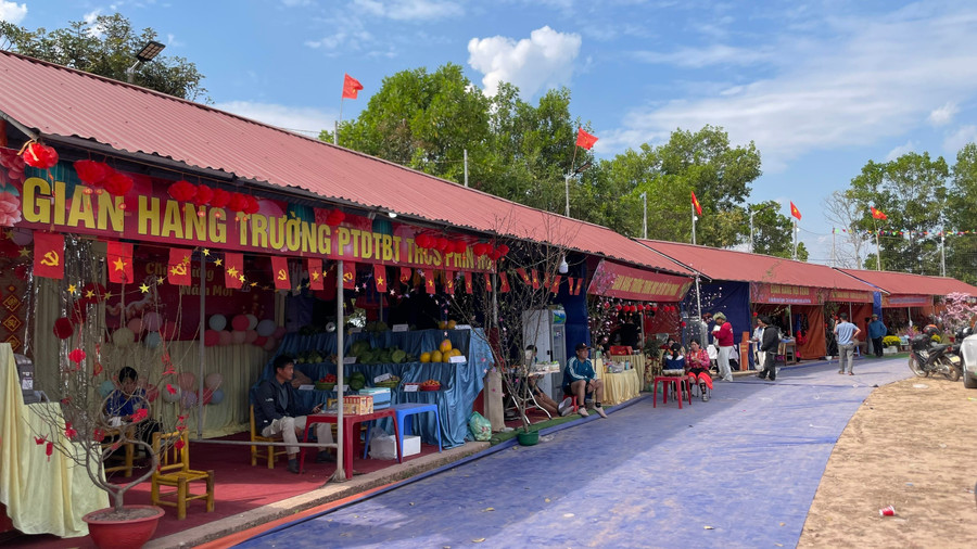 Không gian trưng bày nông sản bản địa. si-pa-phin-1.jpg