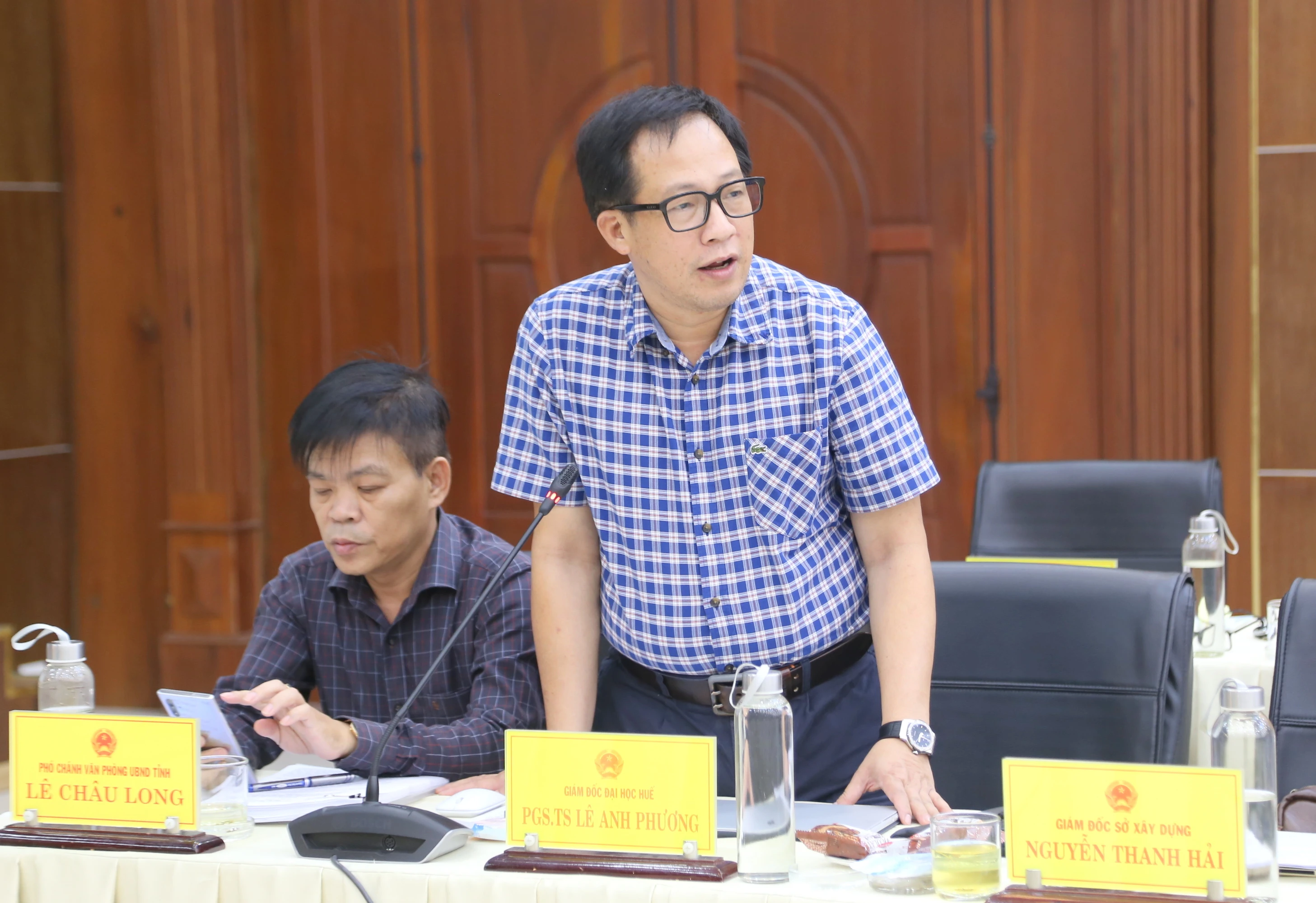 PGS.TS Lê Anh Phương - Giám đốc MM888 bảo mật tuyệt đối Huế trao đổi tại hội nghị. PGS.TS Lê Anh Phương - Giám đốc MM888 bảo mật tuyệt đối Huế trao đổi tại hội nghị.