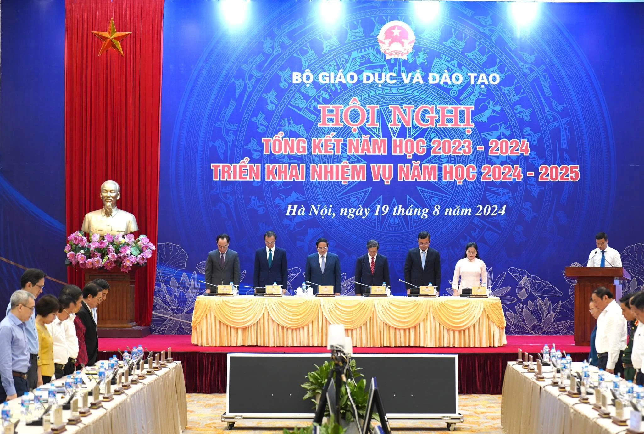 hoi-nghi-1.jpg