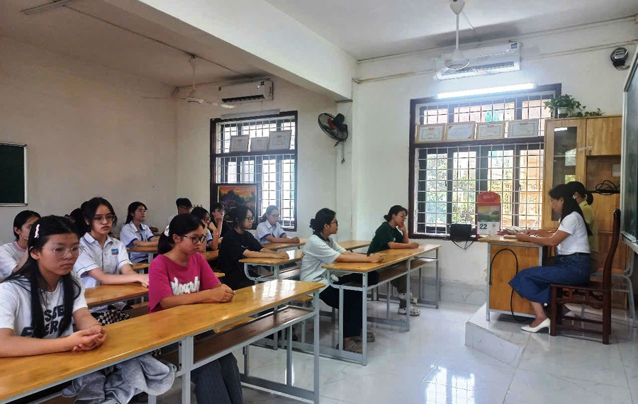 Các Đăng nhập vào MM886 Việt Nam học nội quy, Thiên đường trò chơi đổi thưởng MM886 tại Trường THPT Hàm Rồng (TP Thanh Hóa). z6664026781889-81e037a1306859b825bcd6008378374e.jpg