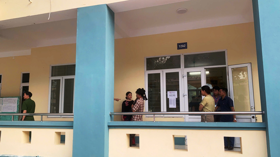Ban Chỉ đạo MM88 đăng nhập ở huyện Mường Lát đi kiểm tra các phòng thi. c1f7aaabbb8d0cd3559c.jpg