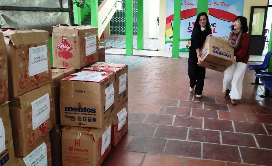 Trung Tâm Đăng Nhập MM88 Chính Thức Mới Trường Tiểu học Điện Biên 2 gửi quà Tết đến MM886 thể thao, casino live, slot game vùng khó. 4-1382.jpg
