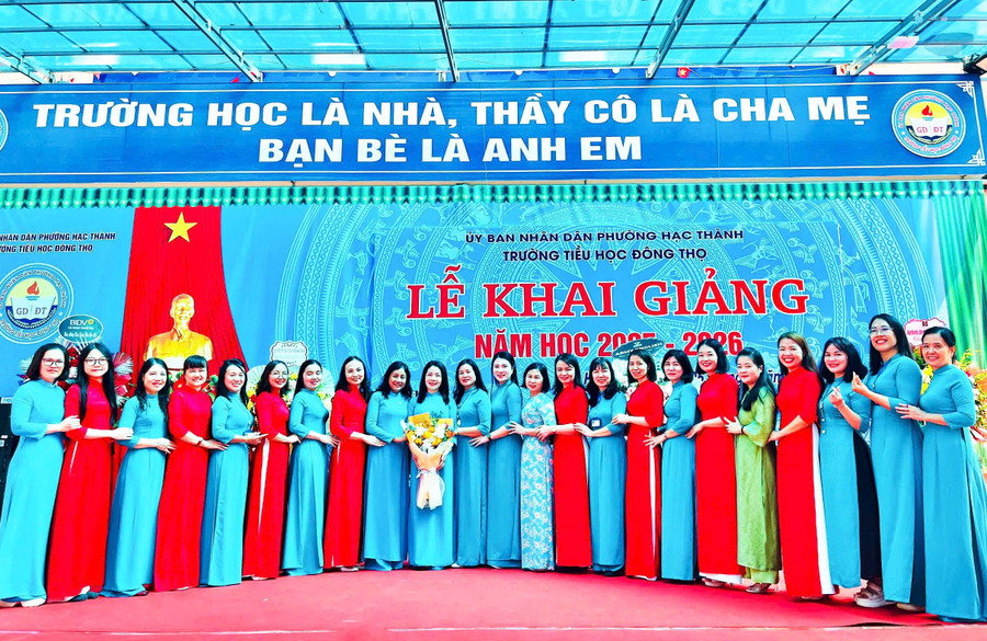 Niềm vui của Trung Tâm Đăng Nhập MM88 Chính Thức Mới Trường Tiểu học Đông Thọ trong ngày khai giảng năm học mới. 03fb3c21-4091-41c1-841d-71092ceca9c3.jpg