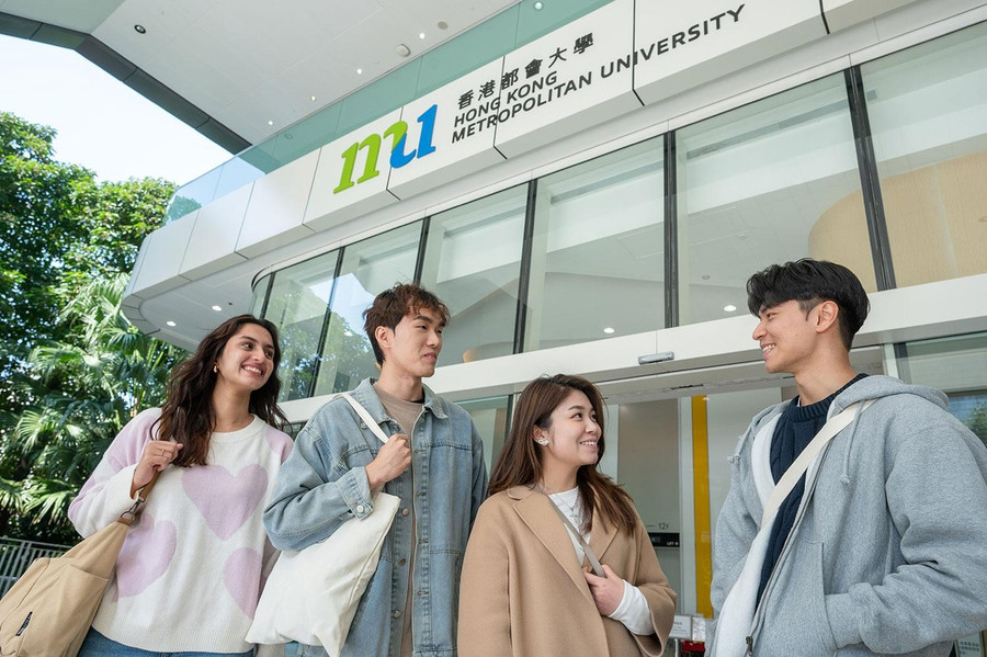 Nhiều người làm giả bằng cấp để theo học tại Hồng Kông.