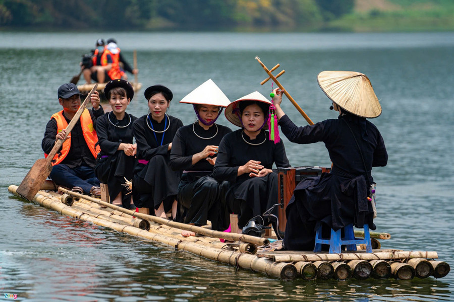 hon-then-vang-vong-tren-dat-thieng-3.jpg