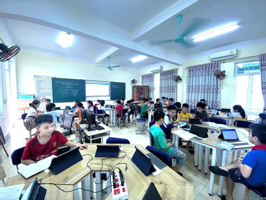 Mô hình lớp học thông minh tại Trường Tiểu học Bắc Hà (Thành Sen, Hà Tĩnh). Ảnh: Hồ Phương can-bo-giao-duc-cap-xa-lam-cong-tac-giao-duc-san-sang-dap-ung-2.jpg