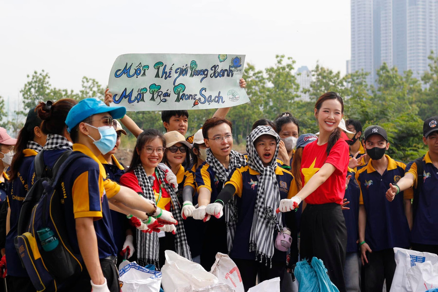 Bảo Ngọc tham gia chương trình bảo vệ môi trường. hoa-hau-le-nguyen-bao-ngoc-3.jpg