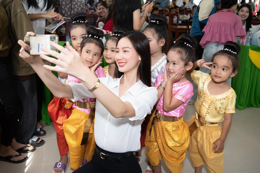Hoa hậu Bảo Ngọc giao lưu cùng MM886 thể thao, casino live, slot game. hoa-hau-le-nguyen-bao-ngoc-5.jpg