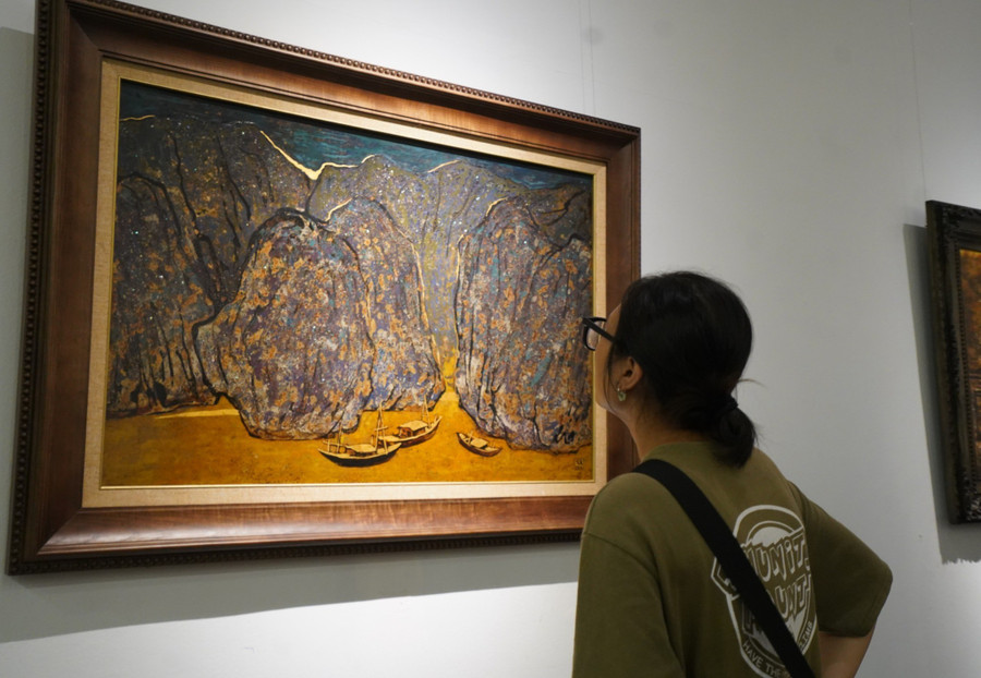 Triển lãm không chỉ là lời tri ân, mà còn thể hiện sự trưởng thành và tiếng nói trong sáng tạo nghệ thuật. khoi-goi-dong-chay-my-thuat-viet-2.jpg