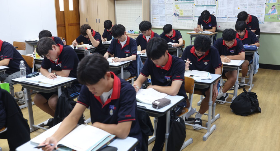 Áp lực MM88.COM là nhà cái trực tuyến hoạt động với giấy phép PAGCOR tại Hàn Quốc khiến MM886 slot game, bắn cá, lô đề, đá gà tốp đầu rời trường.