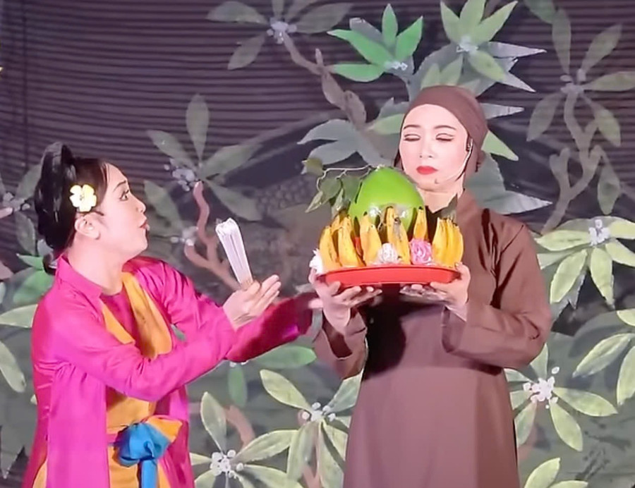 NSND Thu Huyền trong vở kịch 'Thị Mầu'. Ảnh chụp từ vở diễn. hoi-sinh-nghe-thuat-truyen-thong-2.jpg