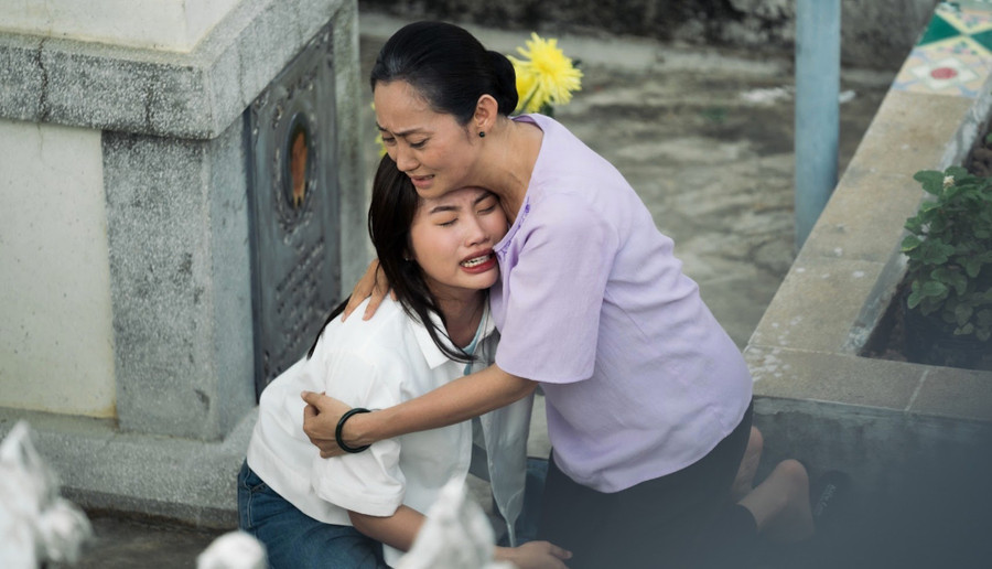 Phương Mỹ Chi lần đầu đóng phim nên thu hút sự chú ý của khán giả. phuong-my-chi-vao-vai-nu-chinh-trong-nha-gia-tien-2.jpg