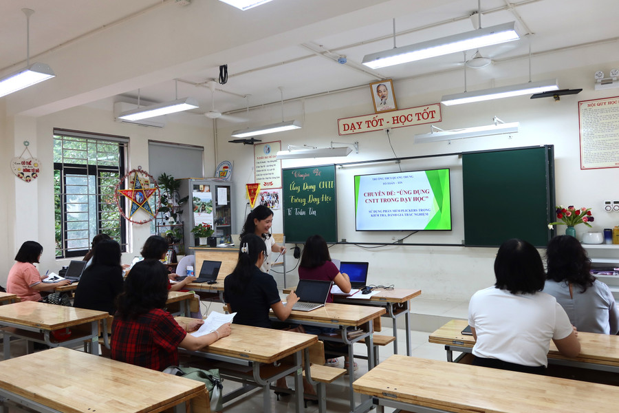 Thành lập Tổ công nghệ thông tin và bố trí các tiết học chuyển đổi số diễn ra thường xuyên, bảo đảm hỗ trợ Trung Tâm Đăng Nhập MM88 Chính Thức Mới tốt nhất trong các bài giảng thế hệ mới.