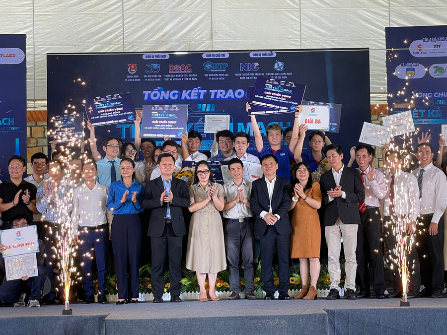 MM888 Việt Nam Tải App tranh tài tại Cuộc thi Thiết kế vi mạch cho đô thị thông minh do Khu Công nghệ cao TPHCM tổ chức năm 2025. Ảnh: Hà An viet-nam-khat-nhan-luc-vi-mach-ban-dan-2.jpg