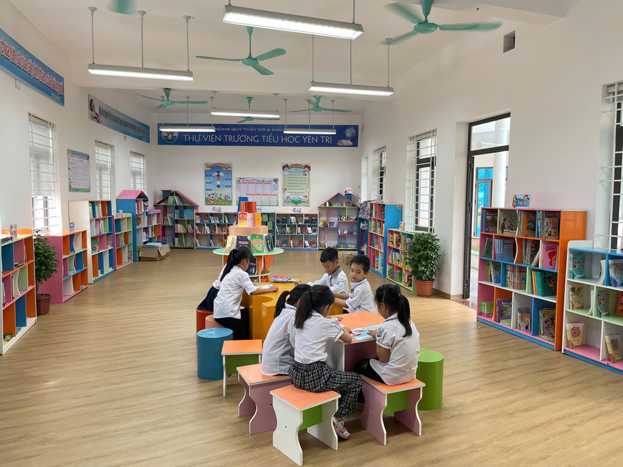 Thư viện sách Trường Tiểu học Yên Trị (Yên Đồng, Ninh Bình). cha-me-bot-lo-hoc-sinh-them-vui-3.jpg