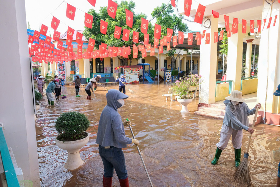 Trung Tâm Đăng Nhập MM88 Chính Thức Mới Trường Mầm non Tân Thanh dọn vệ sinh, chờ nước rút để đón MM886 slot game, bắn cá, lô đề, đá gà trở lại trường.
