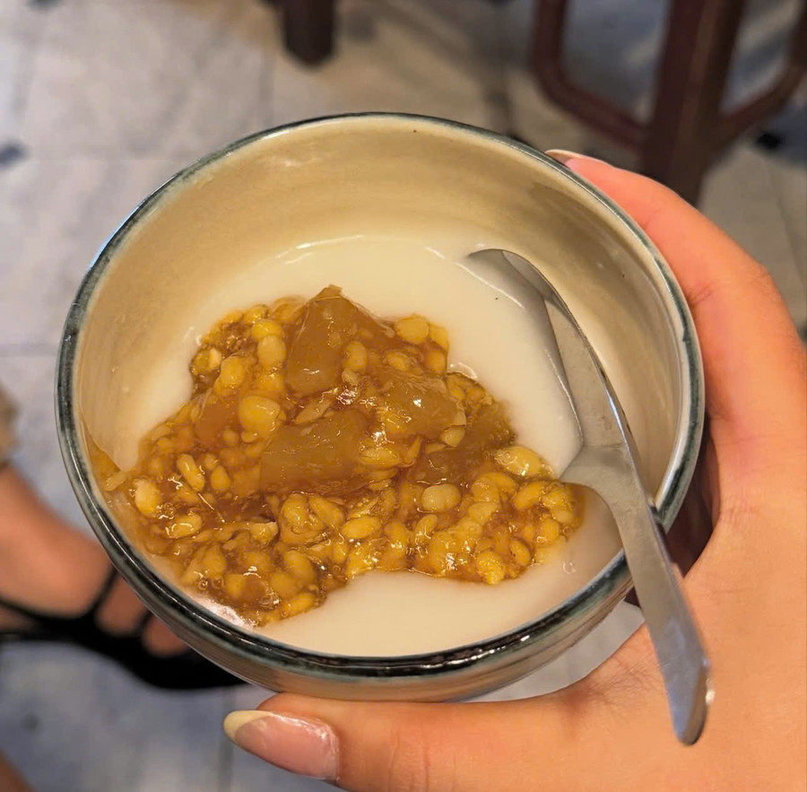 Chè Hà Nội giản dị mà lại vô cùng hấp dẫn. Ảnh: Hà Trang. am-thuc-duong-pho-hoi-tho-mot-ha-noi-rat-rieng-3.jpg