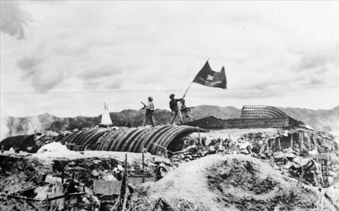 van-hoc-cach-mang-giao-duc-niem-tin-ban-linh-cho-the-he-tre-1.jpg