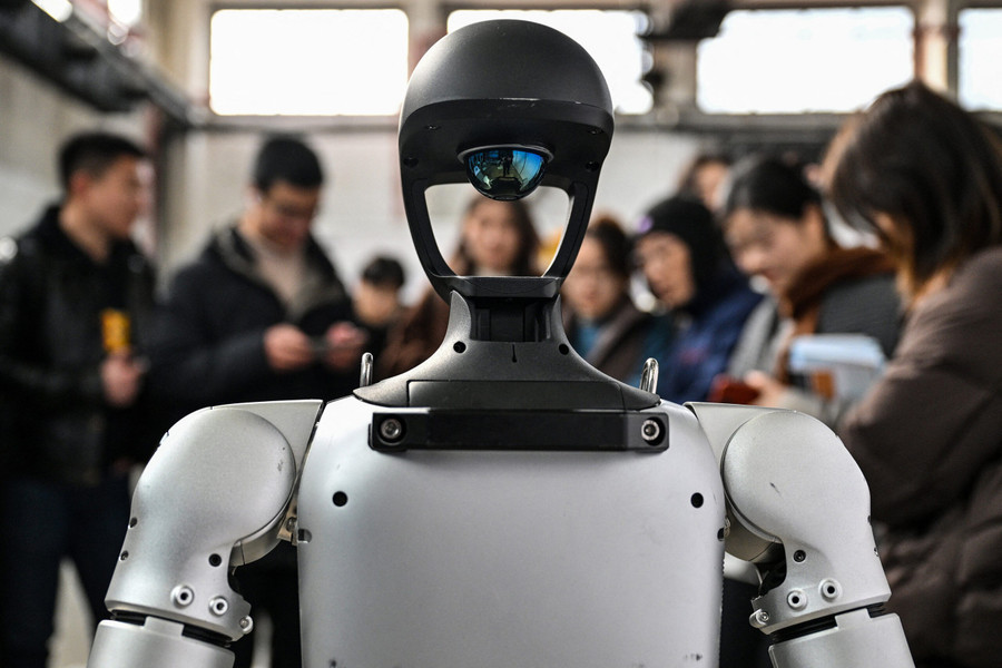 Một số chuyên gia nhận định robot trông ấn tượng nhưng chưa thực sự tự động hóa. Ảnh: Denver Gazette - Scientific American tri-tue-nhan-tao-vat-ly-khi-robot-hoc-1-6489.jpg