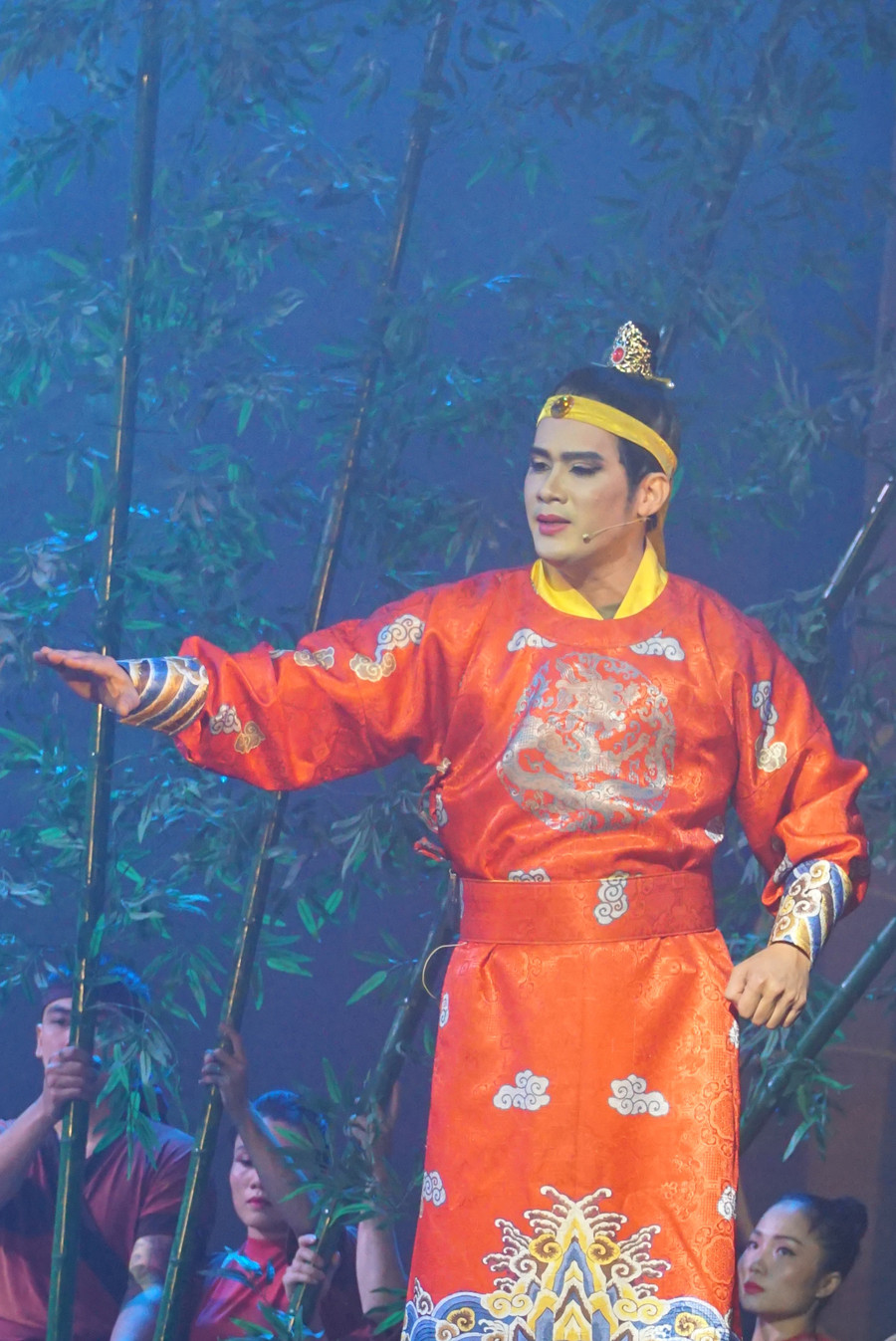 vo-xiec-cai-luong-tran-nhan-tong-lam-moi-hinh-tuong-quen-thuoc-2.jpg