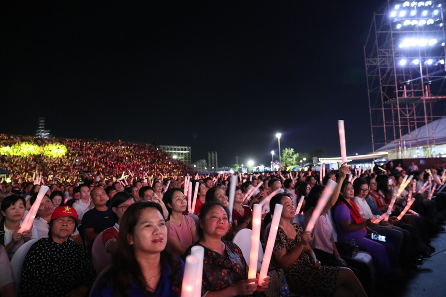 xay-dung-thuong-hieu-quoc-gia-vietnam-by-night-thuc-day-3.jpg