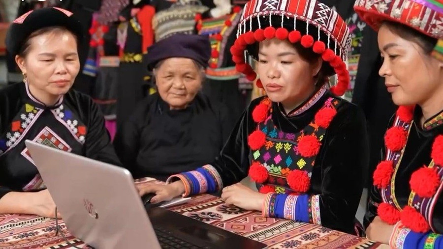 Nâng cao nhận thức giúp khơi dậy ý chí thoát nghèo cho người dân. Ảnh minh họa image003-4430.jpg