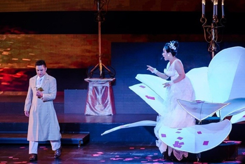 Câu chuyện tình yêu của nàng Violetta Valéry và chàng quý tộc trẻ Alfredo Germont được tái hiện tại Nhà hát Hồ Gươm 2025