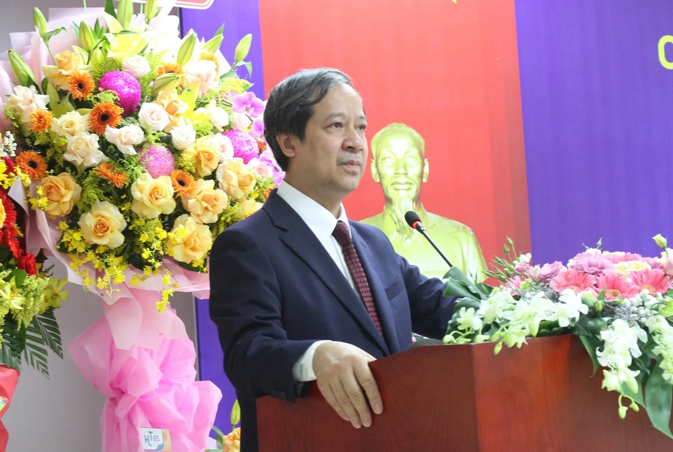 Bộ trưởng Bộ GD&ĐT Nguyễn Kim Sơn phát biểu tại buổi lễ. Bộ trưởng Bộ GD&ĐT Nguyễn Kim Sơn phát biểu tại buổi lễ.