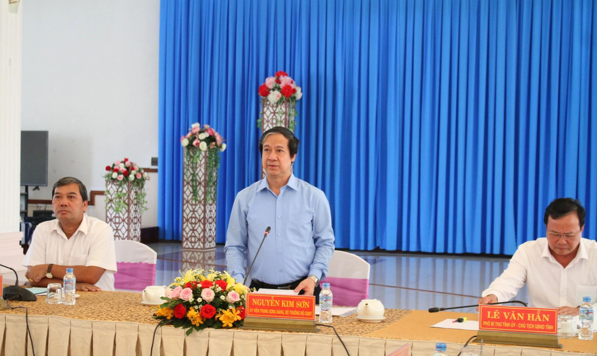 Bộ trưởng Bộ GD&ĐT Nguyễn Kim Sơn phát biểu kết luận tại cuộc làm việc. Bộ trưởng Bộ GD&ĐT Nguyễn Kim Sơn phát biểu kết luận tại cuộc làm việc.