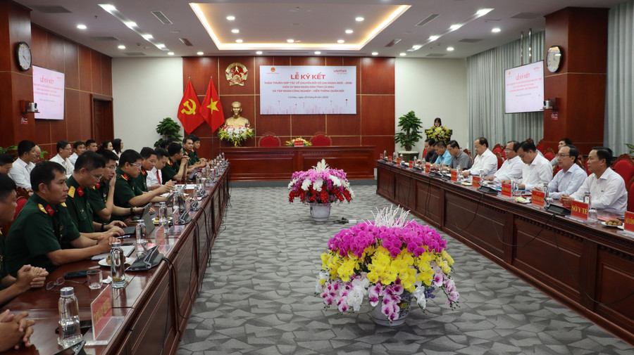 Quang cảnh lễ ký kết. img-4418.jpg