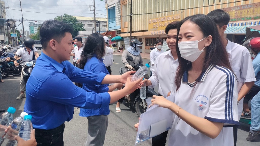 Nhiều hoạt động hỗ trợ Đăng nhập vào MM886 Việt Nam được Tỉnh đoàn Cà Mau triển khai trong năm 2025. tiep-suc-5.jpg