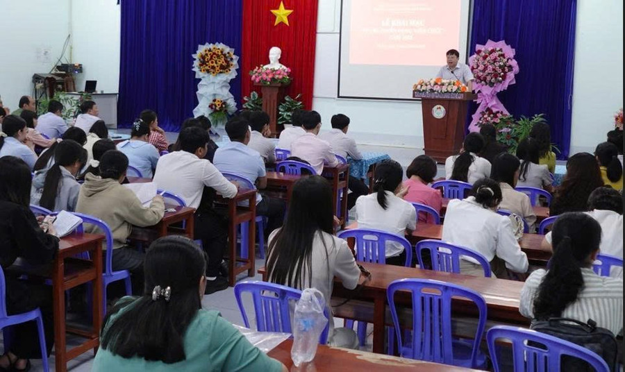 Lễ khai mạc kỳ thi tuyển dụng viên chức.