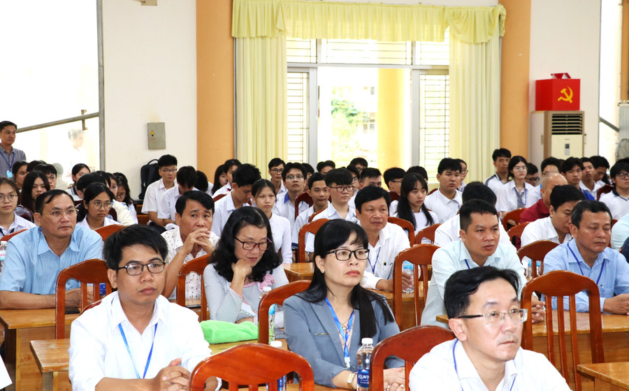 khai-mac-hsg-3.jpg
