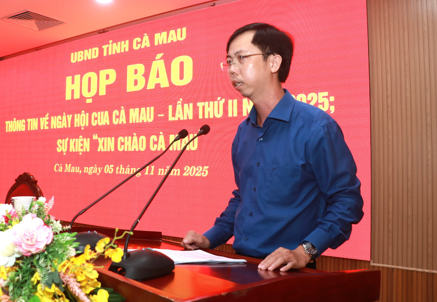 Ông Lý Vĩ Triều Dương, Phó Giám đốc Sở Văn hóa, Thể thao và Du lịch tỉnh Cà Mau phát biểu tại cuộc họp. hop-bao-cua-ca-mau-3.jpg