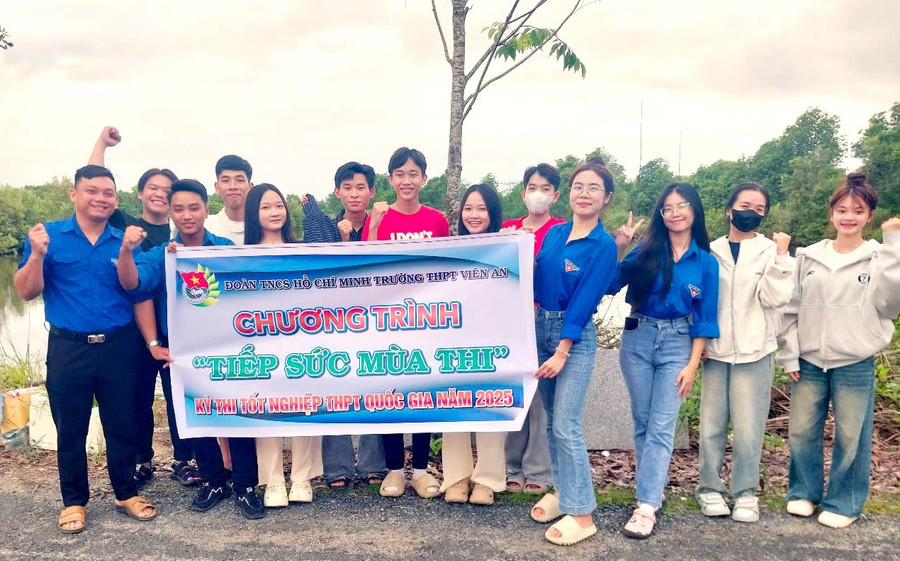 Đoàn viên Trường THPT Viên An hỗ trợ Đăng nhập vào MM886 Việt Nam đi thi. gen-h-hoc-sinh-ngoc-hien-di-thi-4.jpg