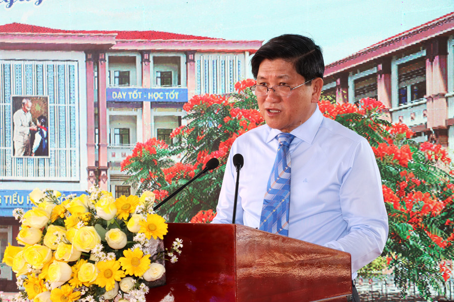 Ông Lê Văn Sử, Phó Chủ tịch UBND tỉnh Cà Mau phát biểu tại buổi lễ. ninh-binh-7.jpg