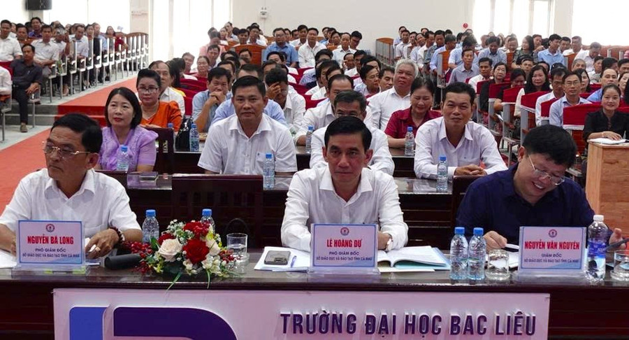 Đại biểu dự lễ tổng kết. gen-n-tong-ket-mam-non-2.jpg